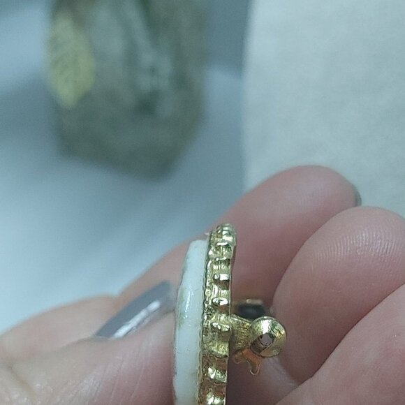 ⭐️ 3/$30 - Antique Beautiful Brooch Pin IN Porcelain Limoges Scene Amatory - Picture 7 of 8